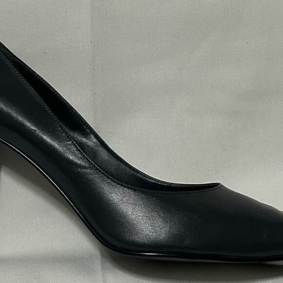 Michael Shannon - Black Pointed Toe Pumps - Picture 5 of 5